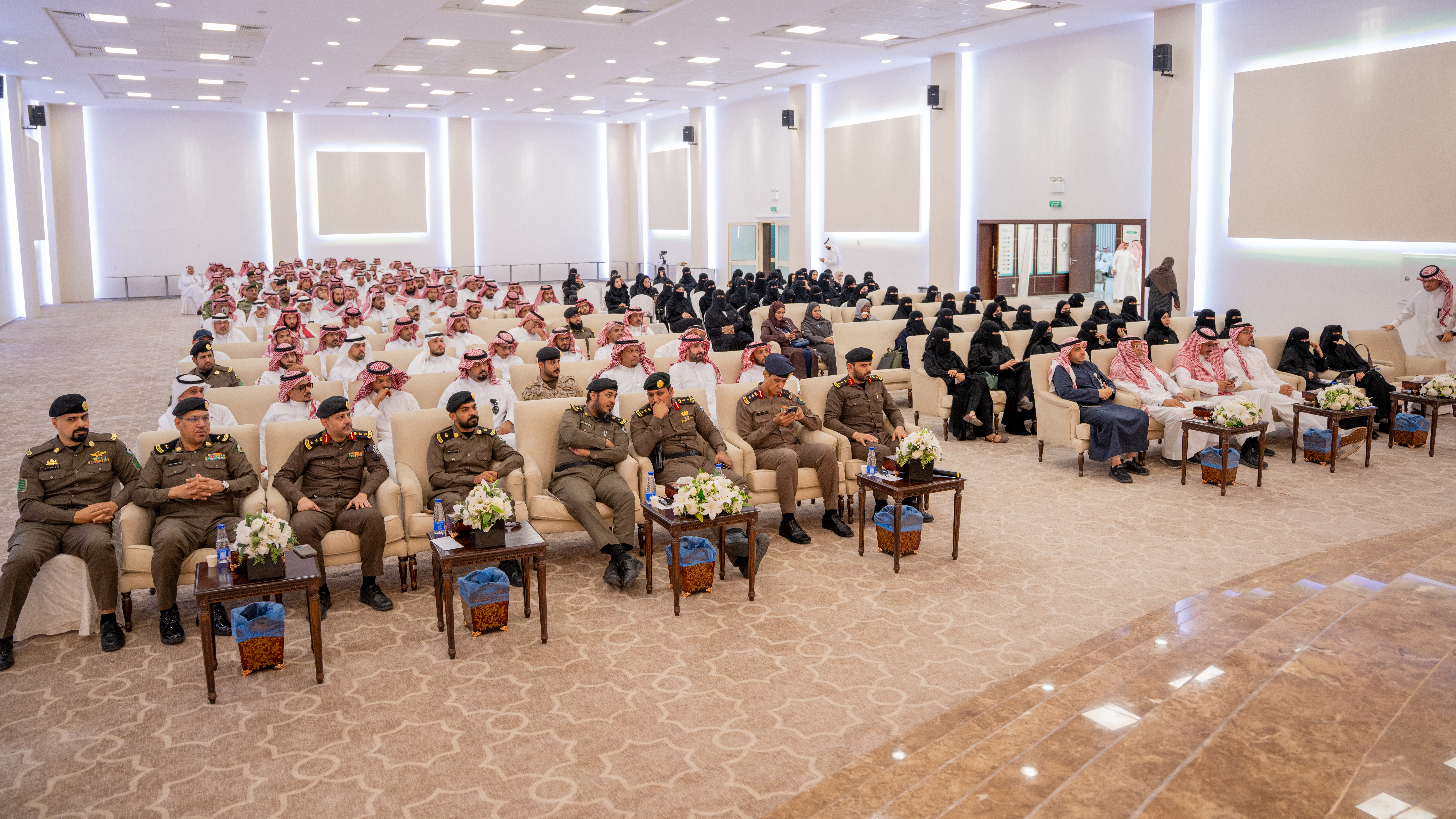 مؤسسة جائزة المدينة المنورة تنظّم لقاءً تعريفيًا بالمعايير العلمية لجائزة الموظف المتميز وآلية التقديم على منصة الجوائز